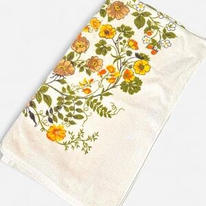 Vintage  Bath Towel, Large, Cannon, 70s Floral, Cream, Mod